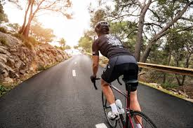 Ciclismo por carretera entre montañas